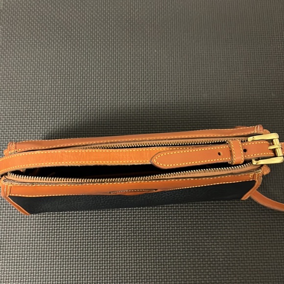 Dooney & Bourke Vintage Satchel - Picture 4 of 6